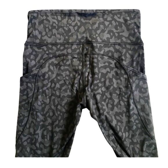Lululemon Fast Free HR Crop 24” Size Formation Camo Deep Coal Size 4 - Picture 6 of 7
